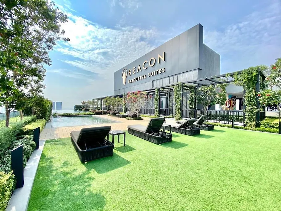 Beacon Executive Suites #Modern Chic #Skypool #Georgetown #5Pax #2Br 2Bath #2Queen 1Single #Quality Well Maintained #Private Host ג'ורג' טאון